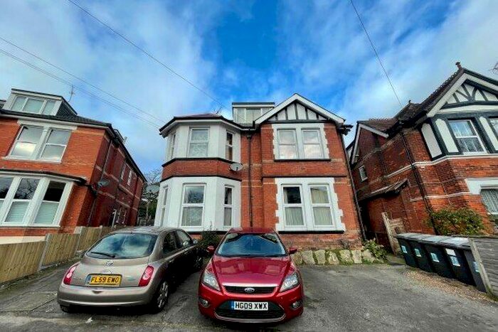 1 Bedroom Flat To Rent In Westbourne Park Road, Bournemouth, BH4