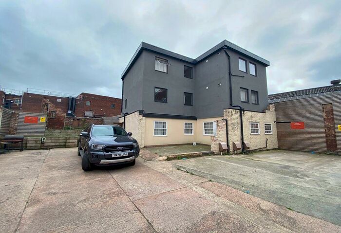 2 Bedroom Flat To Rent In - Tower Street, Dudley, West Midlands, DY1