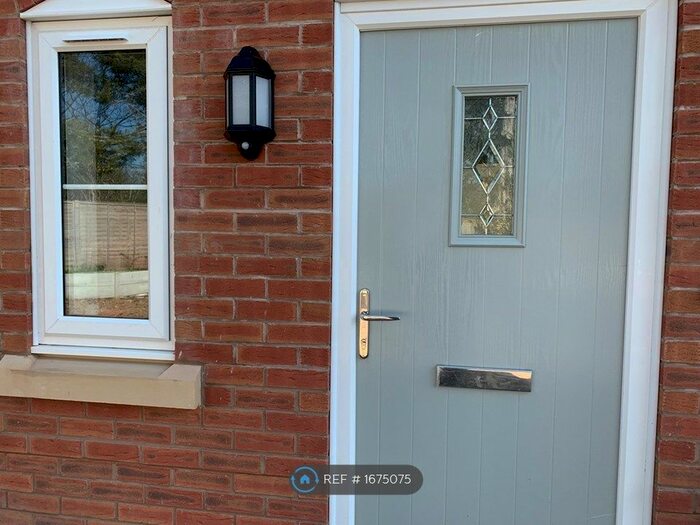 4 Bedroom End Of Terrace House To Rent In Thornton Court, Alcester, B49