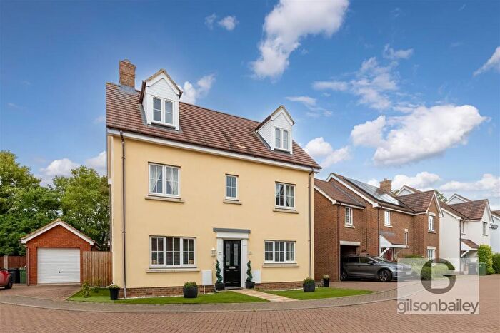 5 Bedroom Detached House For Sale In Petunia Court, Wymondham, NR18