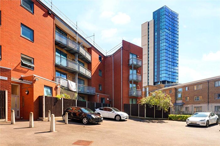2 Bedroom Flat To Rent In Rich Street, London, E14