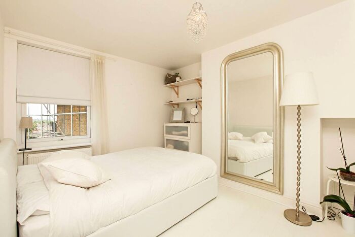 1 Bedroom Flat To Rent In Woodbourne Avenue, Streatham Hill, London, SW16