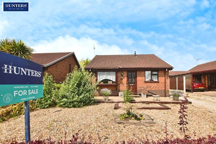 2 Bedroom Detached Bungalow For Sale In Windsor Way, Brigg, DN20
