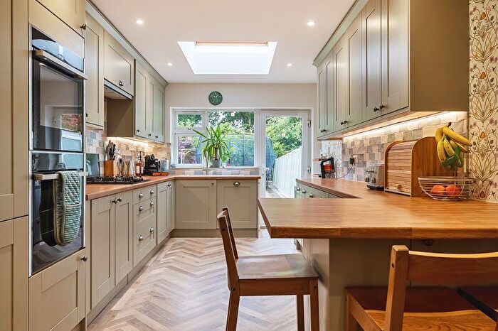 4 Bedroom Detached House For Sale In Newlands Way, Broadstone, BH18