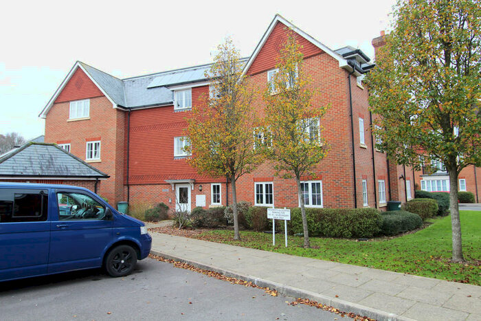 2 Bedroom Apartment To Rent In Coe House, Knowle, PO17