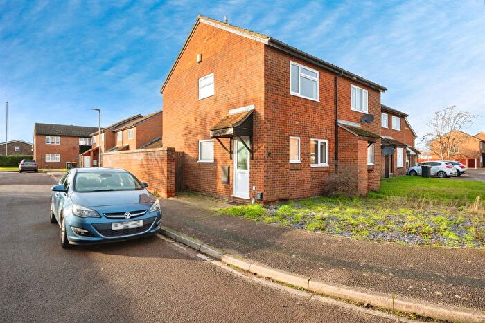 2 Bedroom End Terrace House For Sale In Alburgh Close, Bedford, MK42