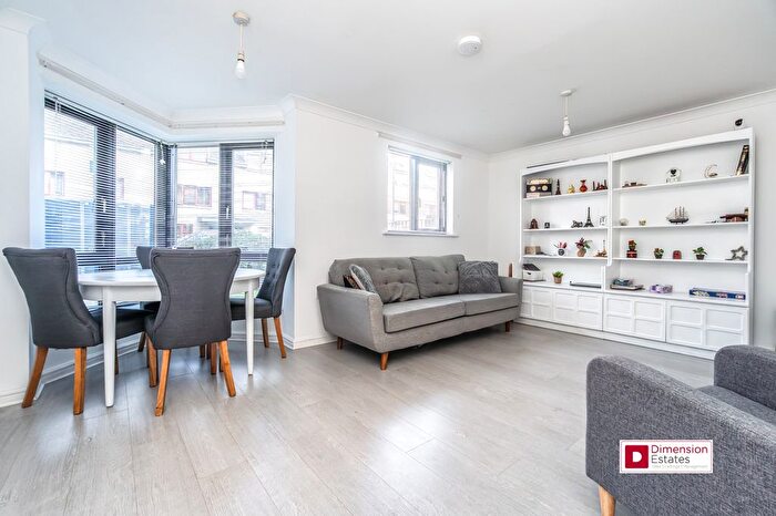 2 Bedroom Flat To Rent In Monteagle Way, Rectory Rail, Lower Clapton, Hackney, London, E5