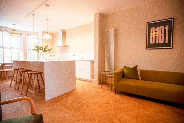 6 Bedroom Flat To Rent In Swinton Grove, Manchester, M13