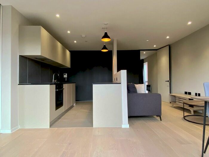 2 Bedroom Apartment To Rent In Spinners Way, Manchester, M15