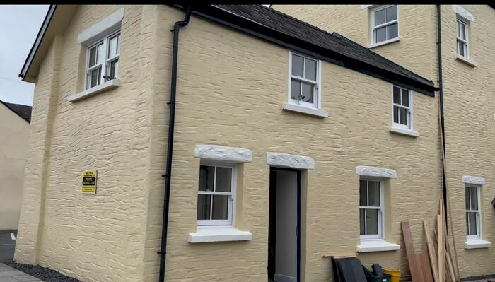 3 Bedroom Cottage To Rent In Main Street, Pembroke, SA71