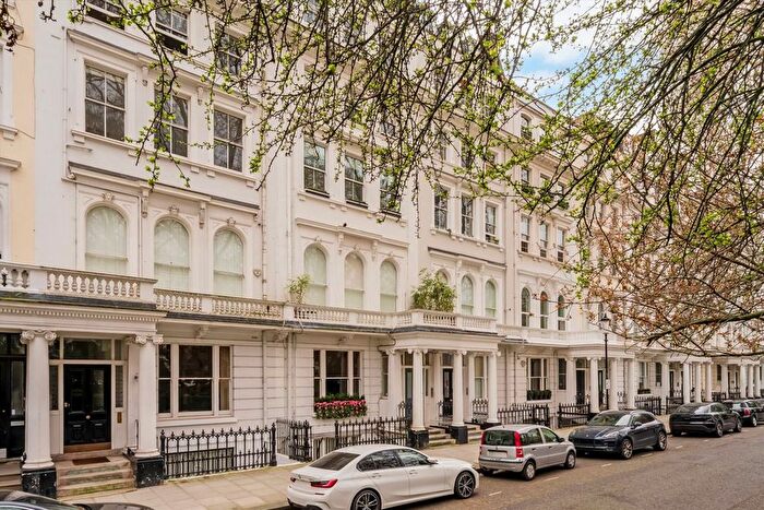 3 Bedroom Flat For Sale In Cornwall Gardens, London, SW7