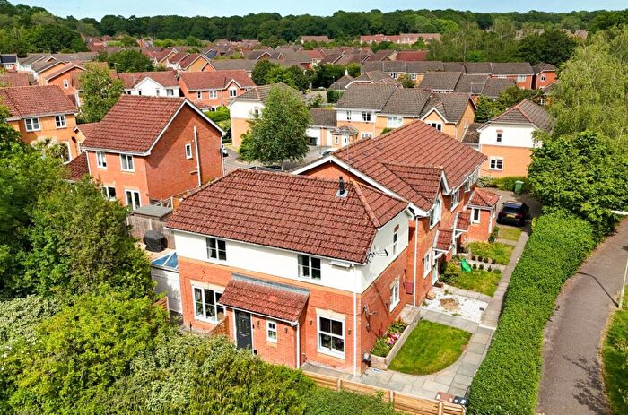 3 Bedroom Detached House For Sale In Tomkyns Close, Knightwood Park, Chandler's Ford, SO53