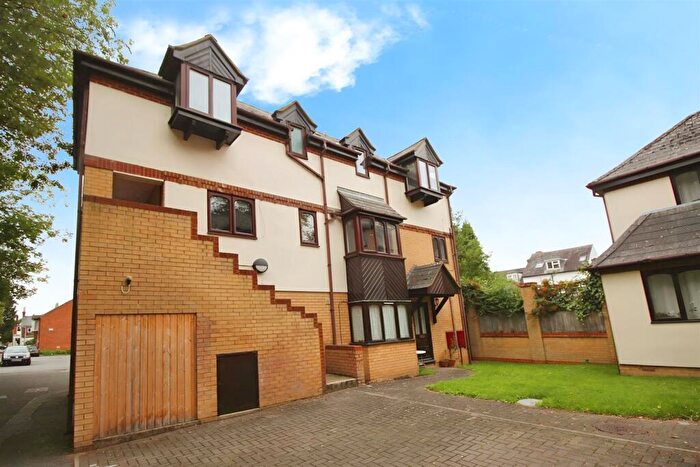 2 Bedroom Flat To Rent In St Annes Court, St Annes Road, Hitchin, SG5