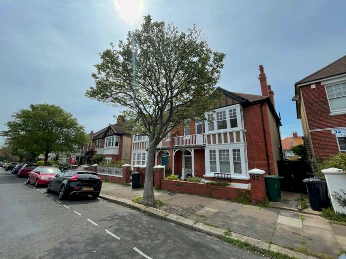 2 Bedroom Flat To Rent In Langdale Gardens, Hove, BN3