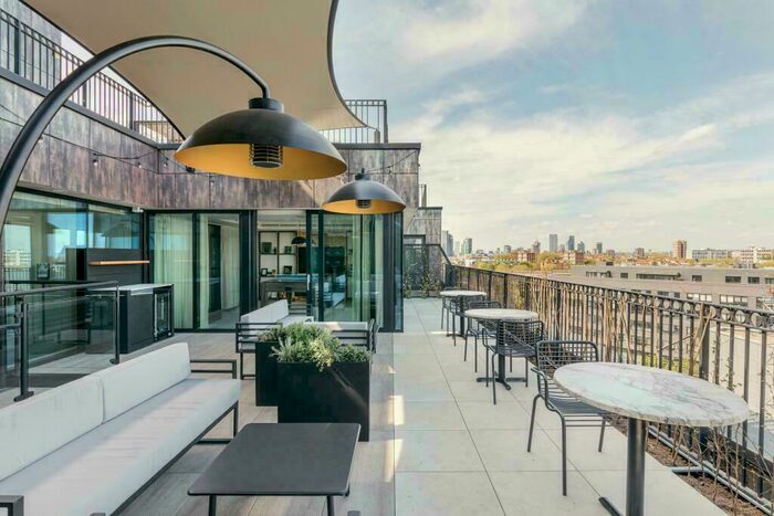 1 Bedroom Apartment To Rent In Dressage Court, Bethnal Green, E2