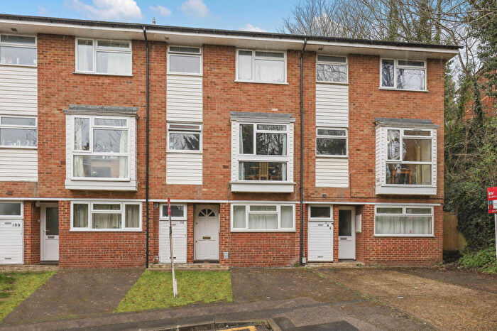 4 Bedroom End Of Terrace House To Rent In Guildford Park Avenue, Guildford, GU2