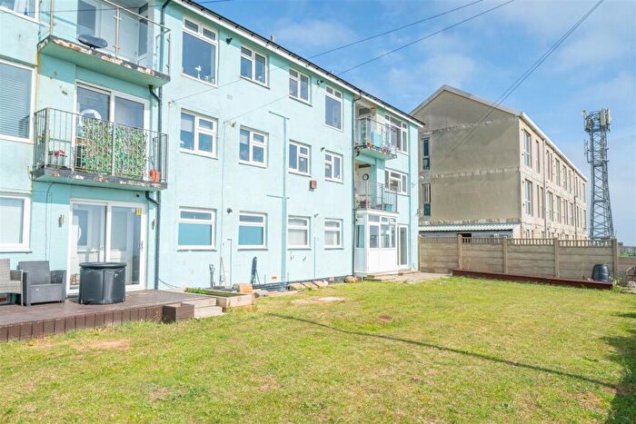 2 Bedroom Apartment For Sale In Martinscroft Road, Portland, DT5