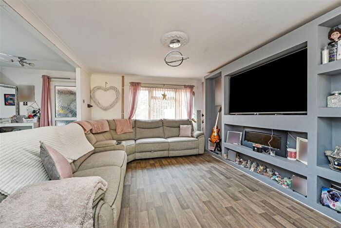 3 Bedroom Terraced House For Sale In Flexford Gardens, Havant, PO9