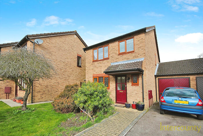 3 Bedroom House To Rent In Blenheim Court, Bishops Stortford, Herts, CM23