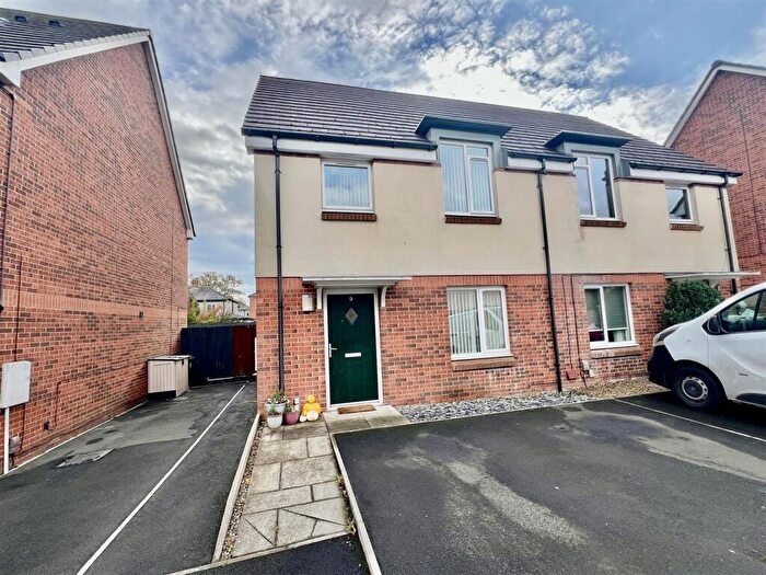 2 Bedroom Semi Detached House For Sale In Foxglove Close, Darlington, DL1