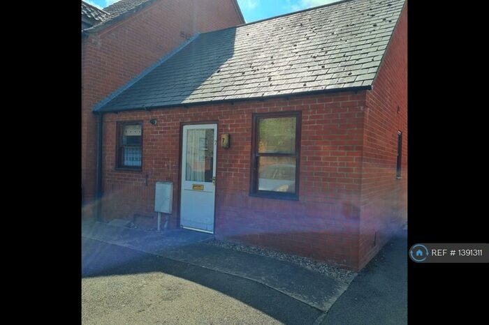 1 Bedroom Bungalow To Rent In No., Alford, Lincolnshire, LN13