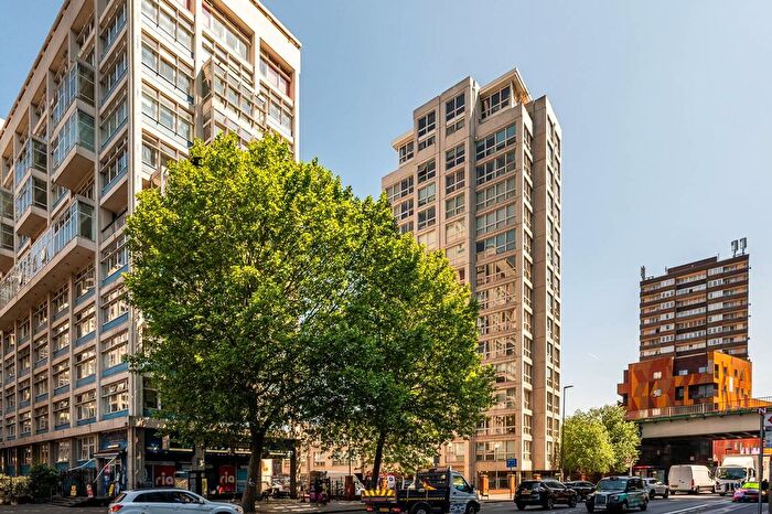 2 Bedroom Flat To Rent In Newington Causeway, Elephant And Castle, London, SE1