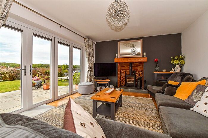 4 Bedroom Detached House For Sale In Bletchingley Farm Court, Staplehurst, Tonbridge, Kent, TN12