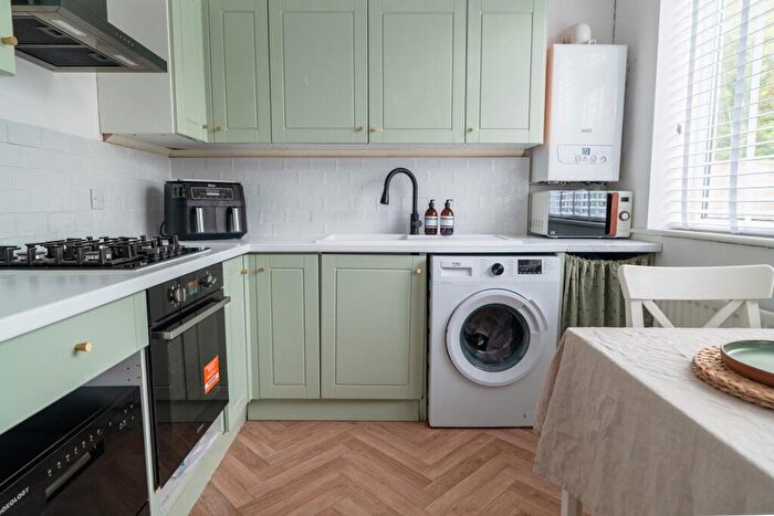2 Bedroom Flat For Sale In Coldstream Gardens, Wallsend, Wallsend, NE28