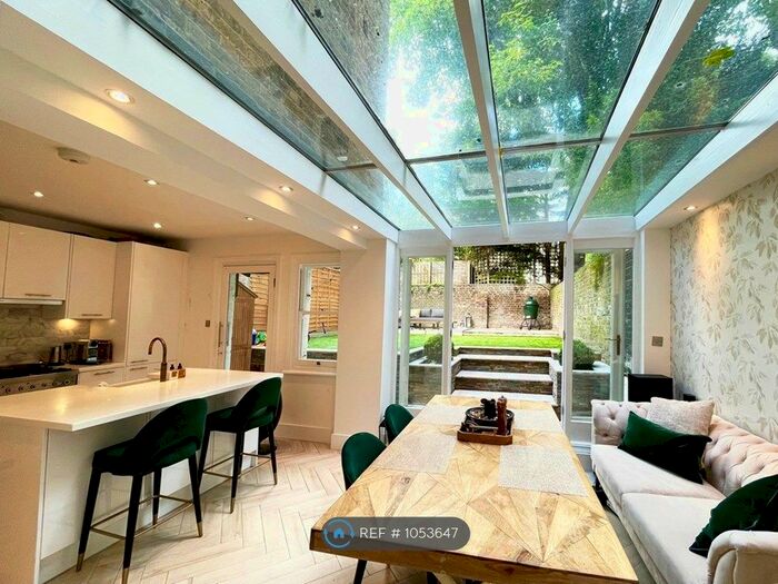 3 Bedroom Flat To Rent In Holland Road, London, W14