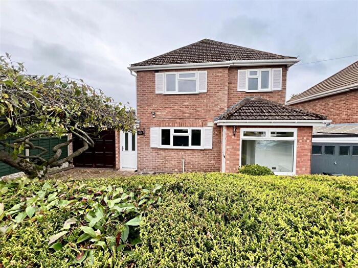 3 Bedroom Detached House For Sale In Binton Road, Shirley, Solihull, B90