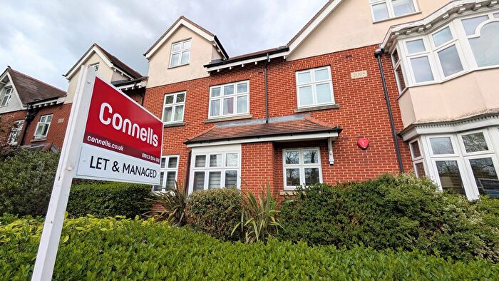 2 Bedroom Flat To Rent In The Avenue, Watford, WD17