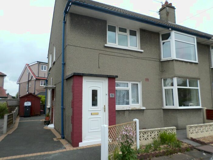 2 Bedroom Flat To Rent In Nicholson Crescent, Morecambe, LA4