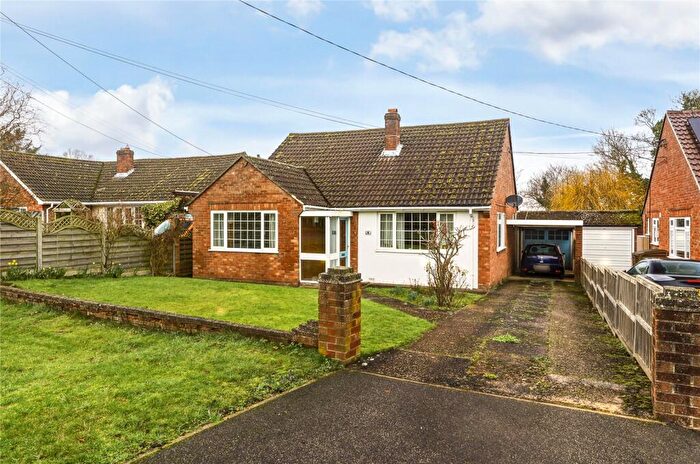 3 Bedroom Bungalow For Sale In Tebworth Road, Wingfield, Bedfordshire, LU7