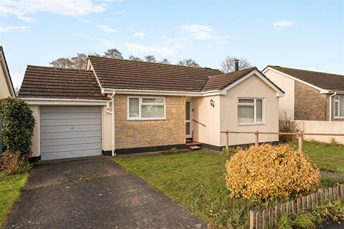 2 Bedroom Detached Bungalow For Sale In Willhayes Park, Axminster, EX13