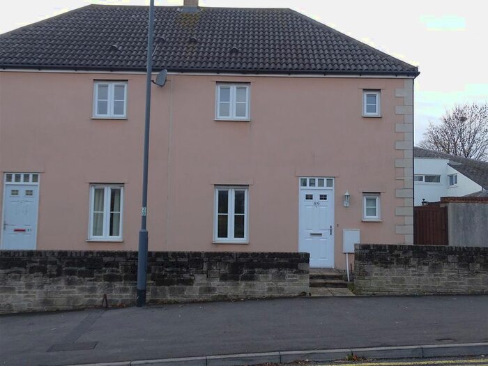 3 Bedroom Detached House To Rent In Court Road, Kingswood, Bristol BS15