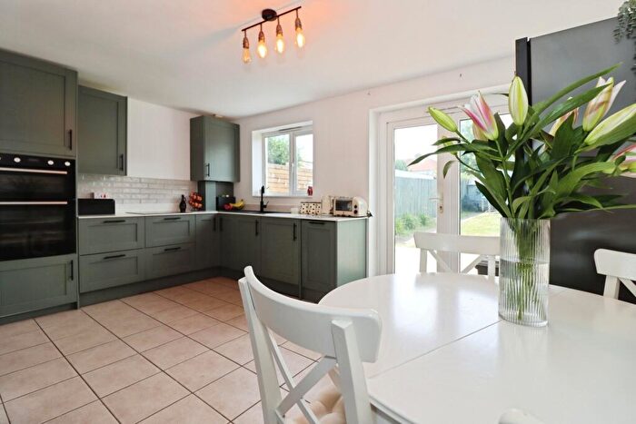 3 Bedroom Terraced House For Sale In Tenth Avenue, Bristol, Gloucestershire, BS7