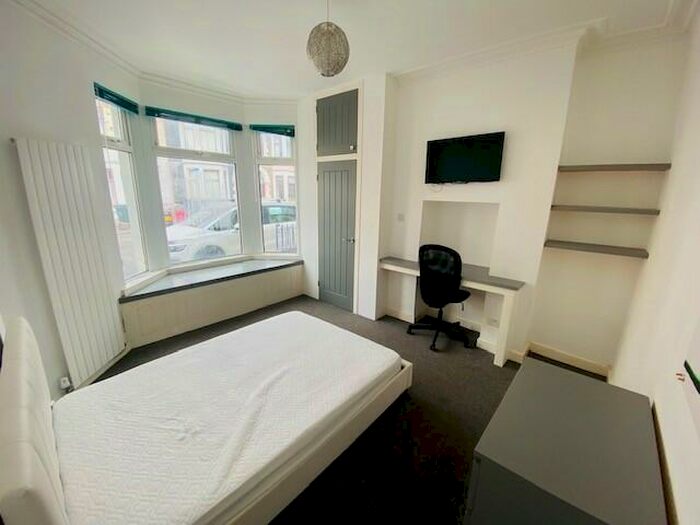 7 Bedroom Terraced House To Rent In Mackintosh Place, Cardiff, CF24