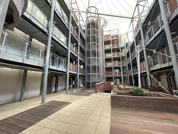 2 Bedroom Flat To Rent In Armidale Place, Bristol, BS6