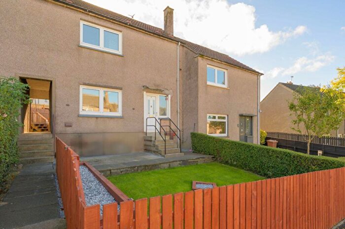 3 Bedroom Terraced House For Sale In Inchgarvie Crescent, Dunfermline, KY11
