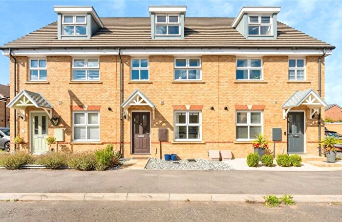 3 Bedroom Terraced House For Sale In Lister Corner, Leighton Buzzard, Bedfordshire, LU7