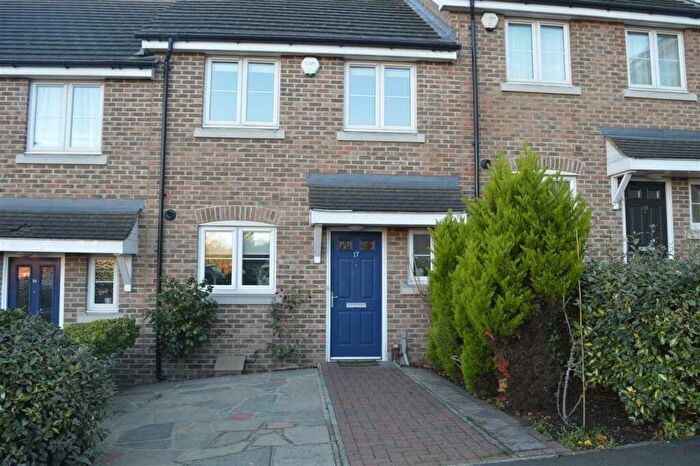 3 Bedroom House To Rent In Vaughan Close, Dartford, DA1