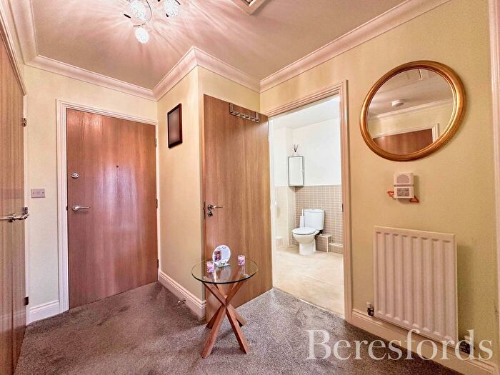 1 Bedroom Flat For Sale In Hornchurch Road, Hornchurch, RM12