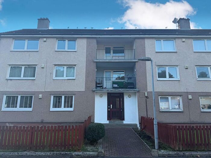 3 Bedroom Flat To Rent In Garry Drive, Paisley, PA2