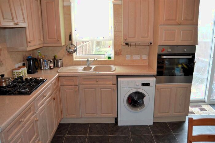 3 Bedroom Semi Detached House To Rent In Stratton Road, Bexleyheath, DA7