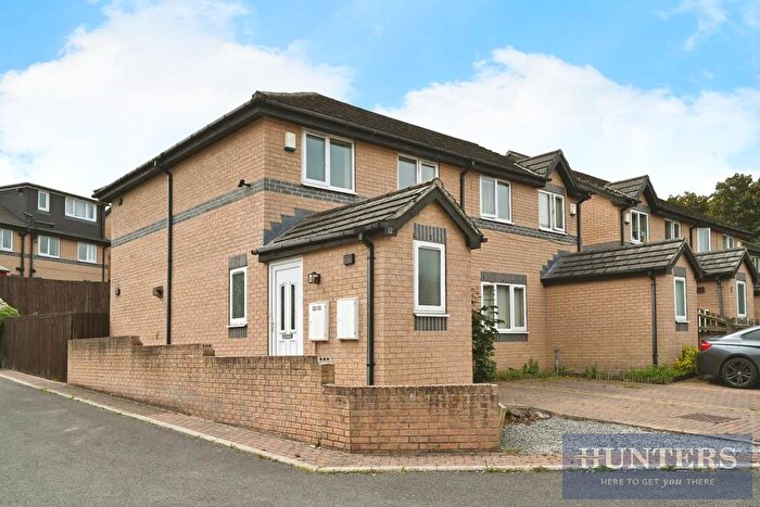 3 Bedroom Property To Rent In Birchwood Gardens, Bradford, BD10