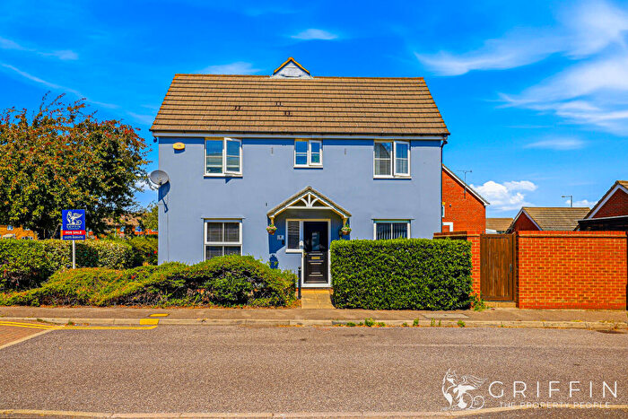 3 Bedroom Semi-Detached House For Sale In Hill House Drive, Chadwell St. Mary, Grays, RM16