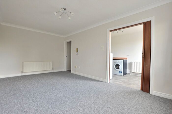 1 Bedroom Flat To Rent In - London Road, Redhill, RH1