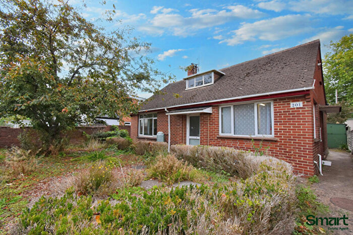 3 Bedroom Bungalow For Sale In Topsham Road, Exeter, EX2