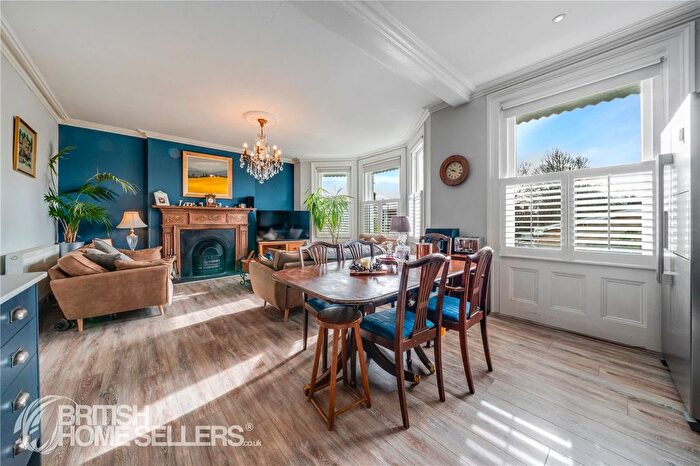 3 Bedroom Maisonette For Sale In London Road, Southborough, Tunbridge Wells, Kent, TN4