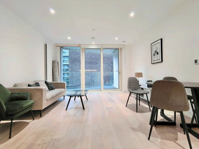 2 Bedroom Flat To Rent In Royal Crest Avenue, London, E16